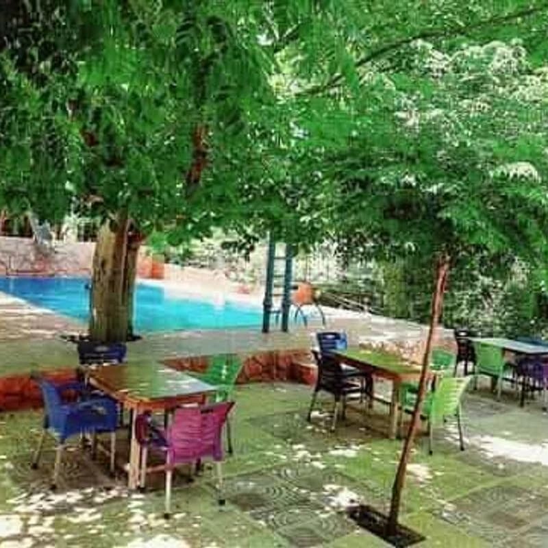 مسبح ومطعم الزاوي العائلي