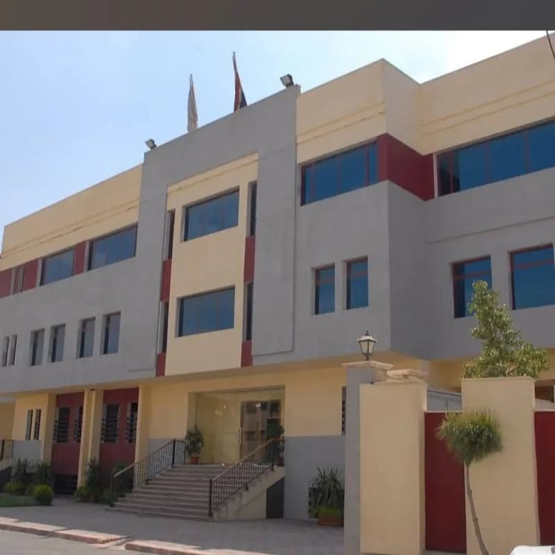 مدرسة المعرفة السورية