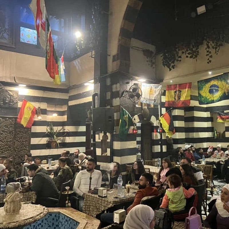 مطعم باب الحارة