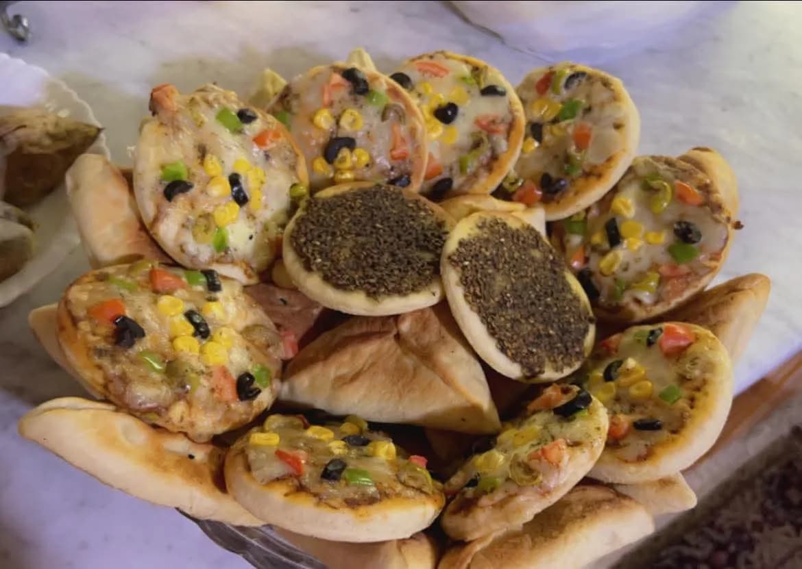بيتزا الشرق