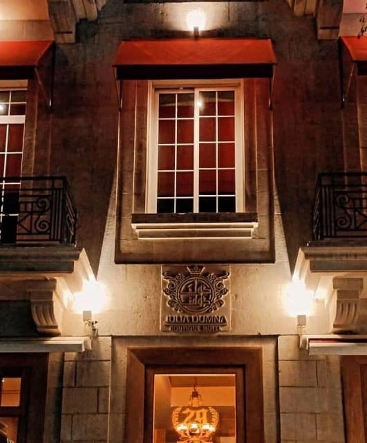 29 Bar