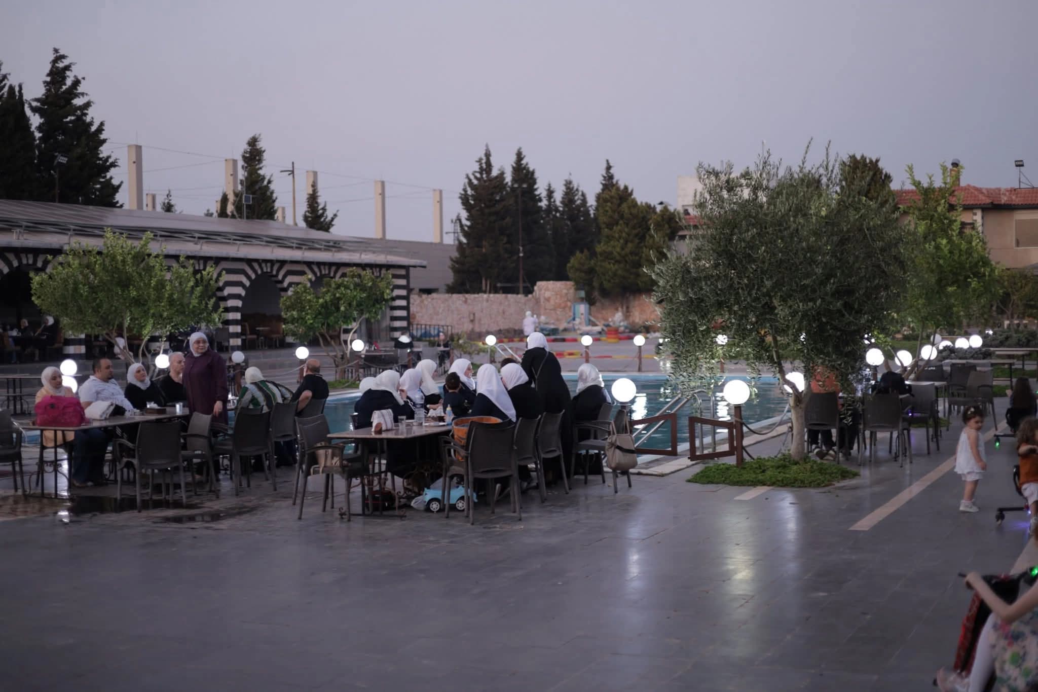 مطعم حدائق هادي