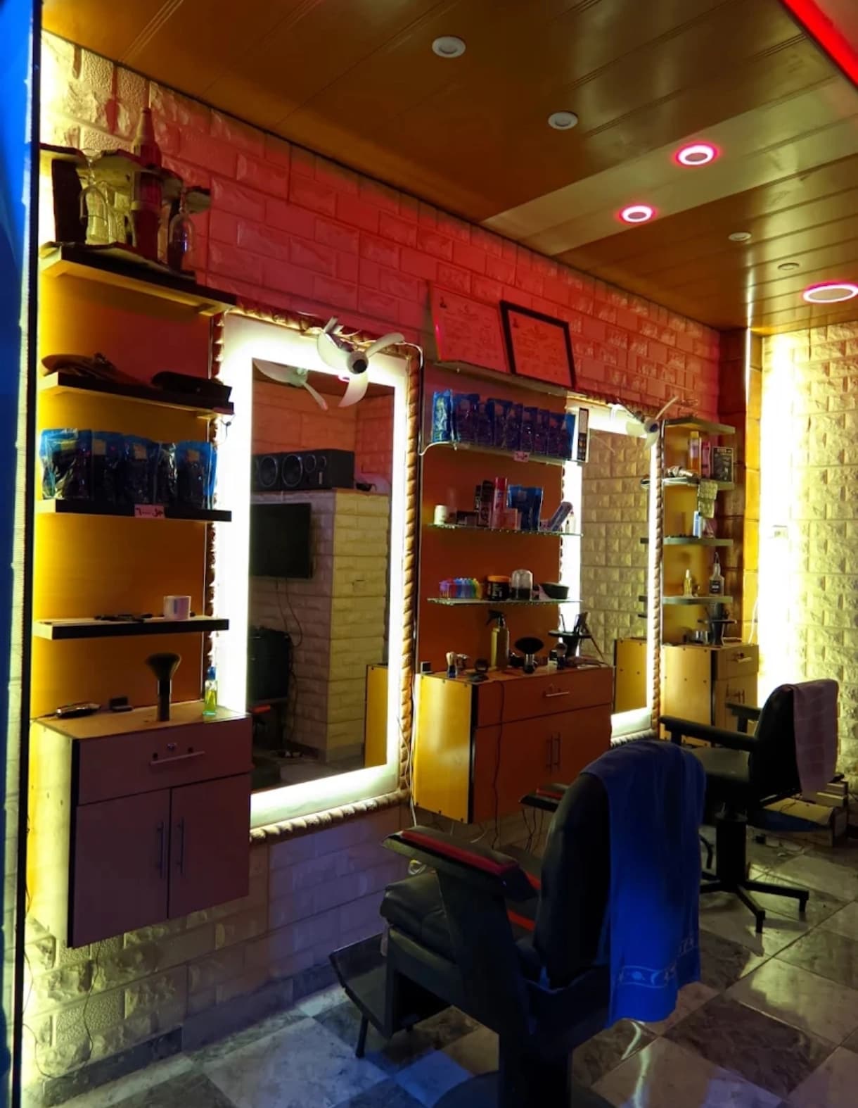 Salon Golden Scissors