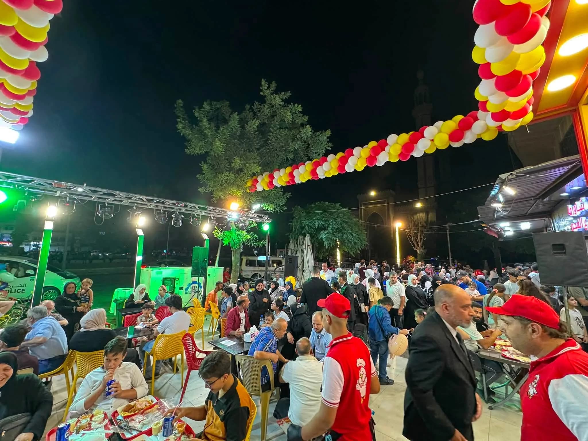 مطعم الدجاجة السعيدة