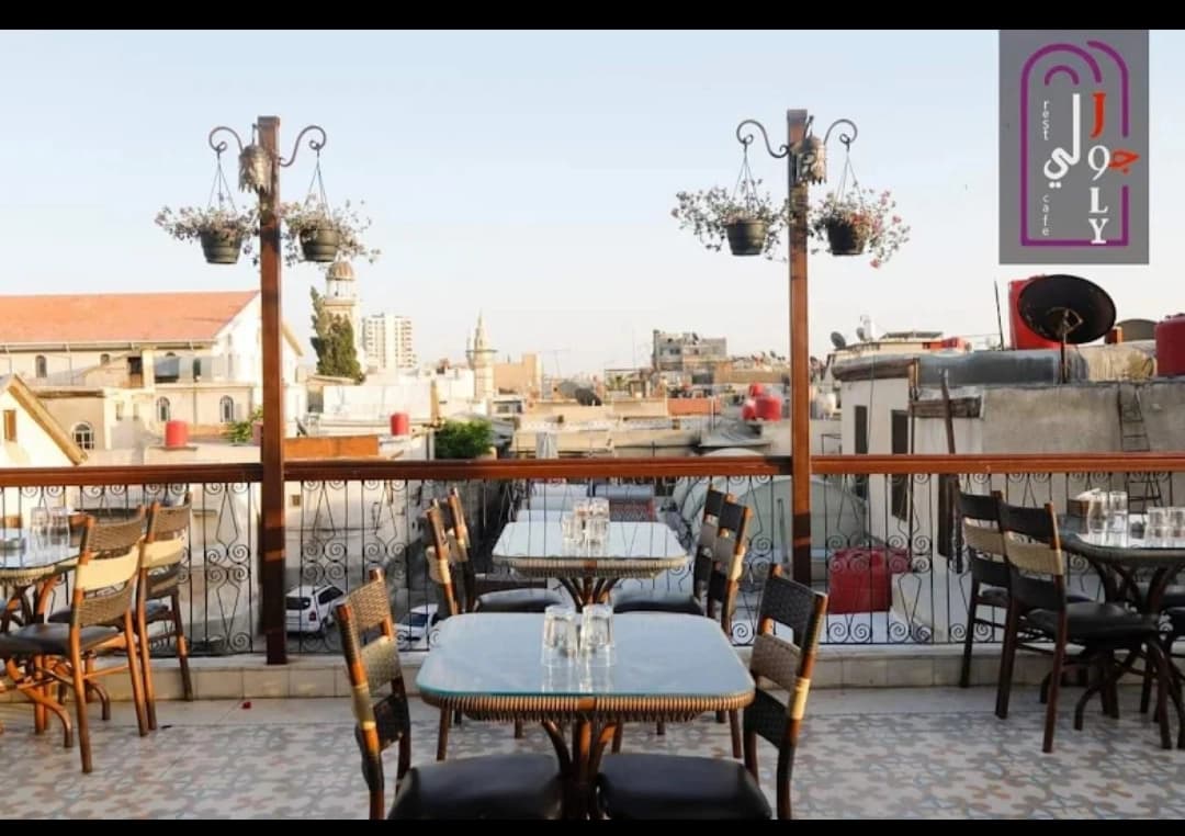 مطعم وتراس جولي