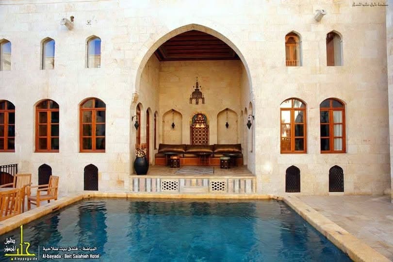 فندق بيت صلاحية